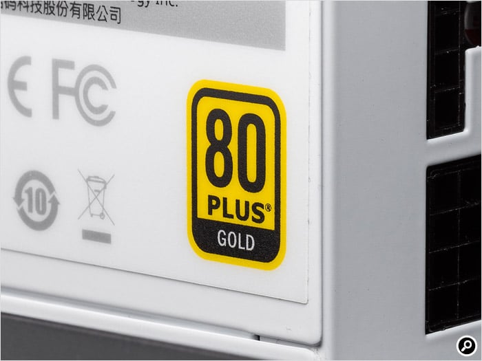 PCでは主に+12V、+5V、+3.3Vの3種類の電圧を使う